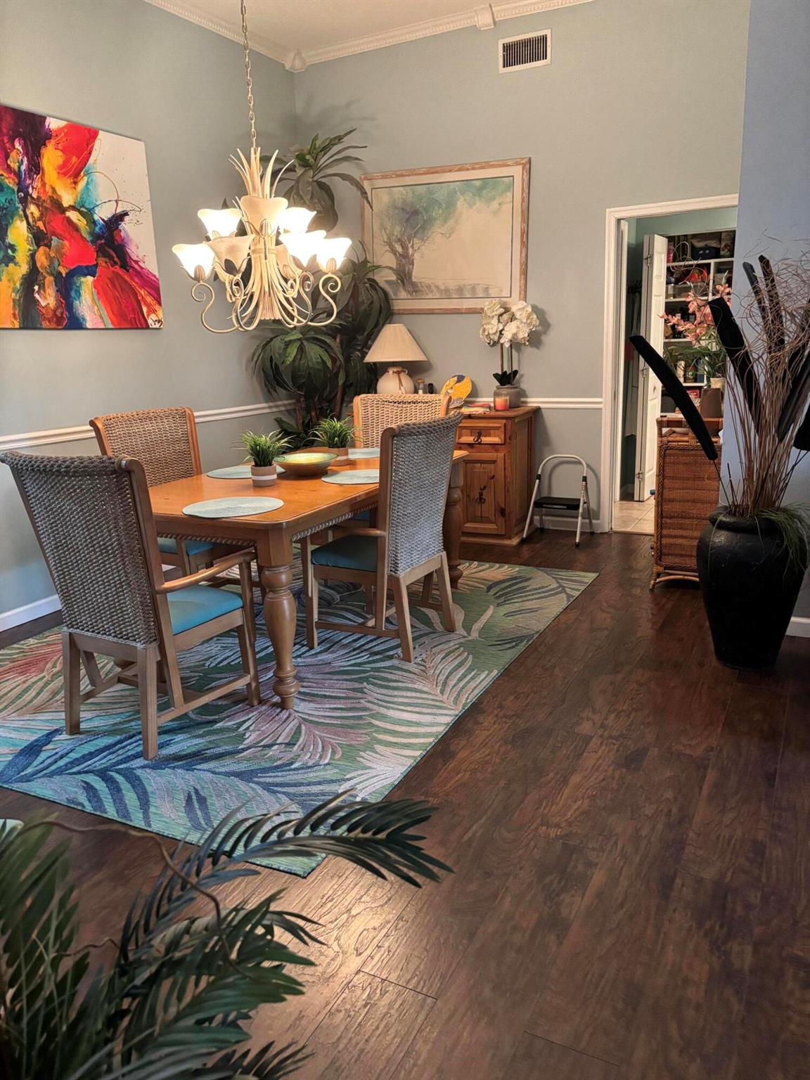 3237 El Camino Real