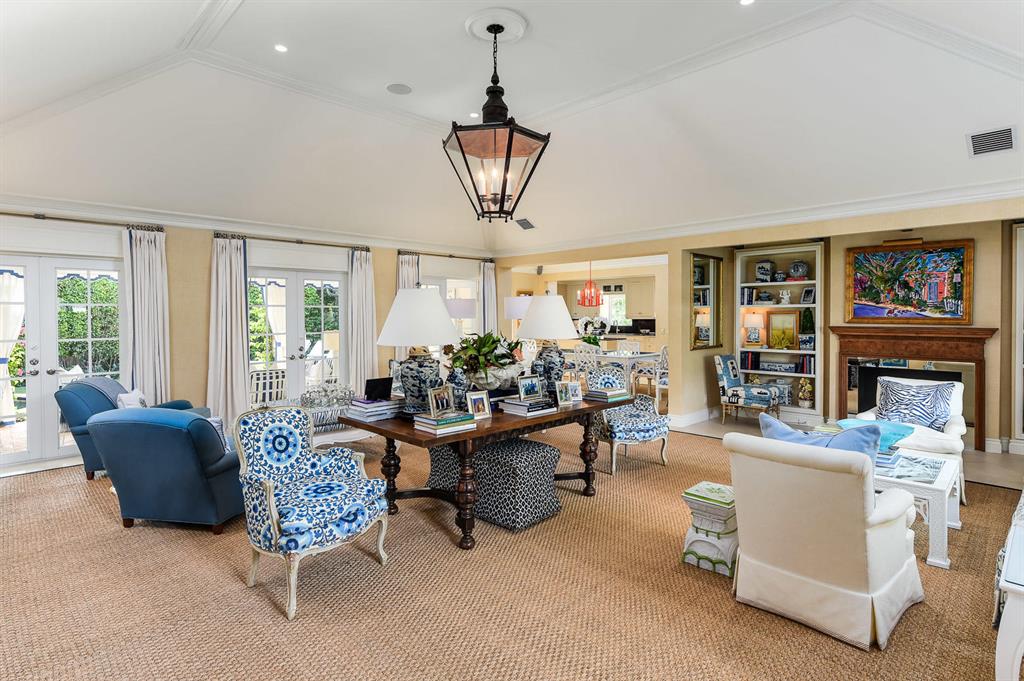 Via Vizcaya - Residential