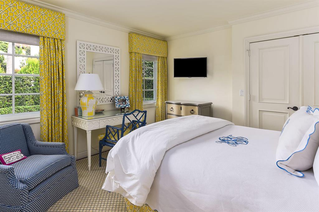 Via Vizcaya - Residential