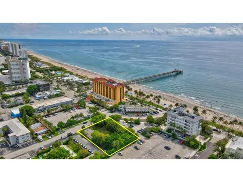 2070 NE 1st Street, Deerfield Beach, FL MLS: R11083481