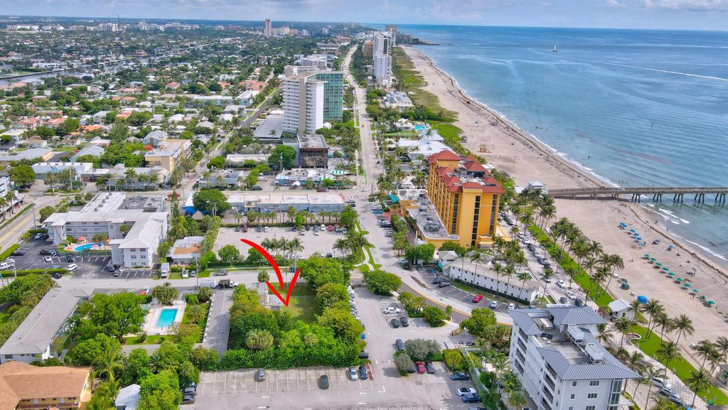 Photo of 2070 NE 1st Street, Deerfield Beach, FL 33441 (MLS # R11083481)