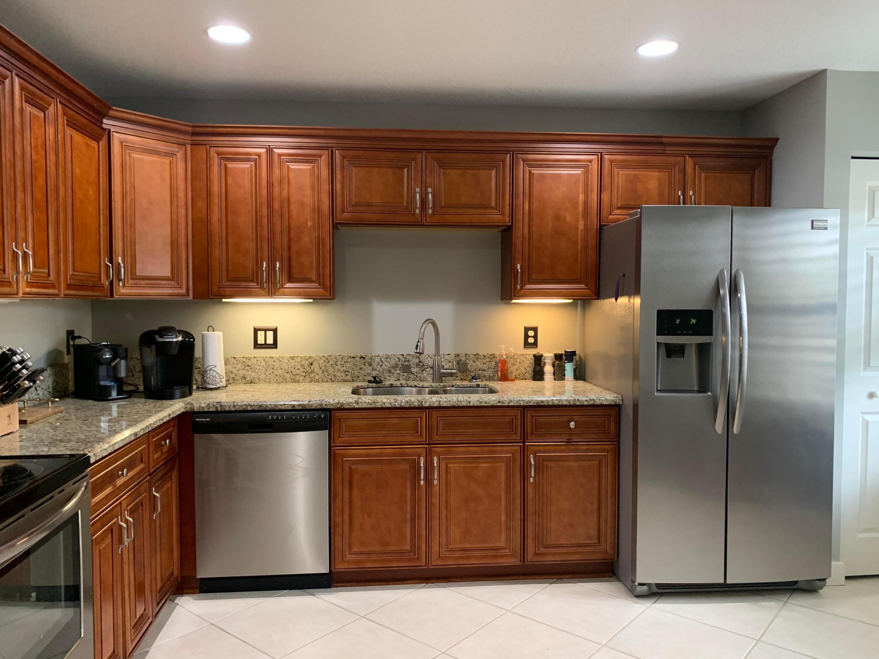 WELLINGTONS EDGE PAR 78 PH 2 - Residential Lease