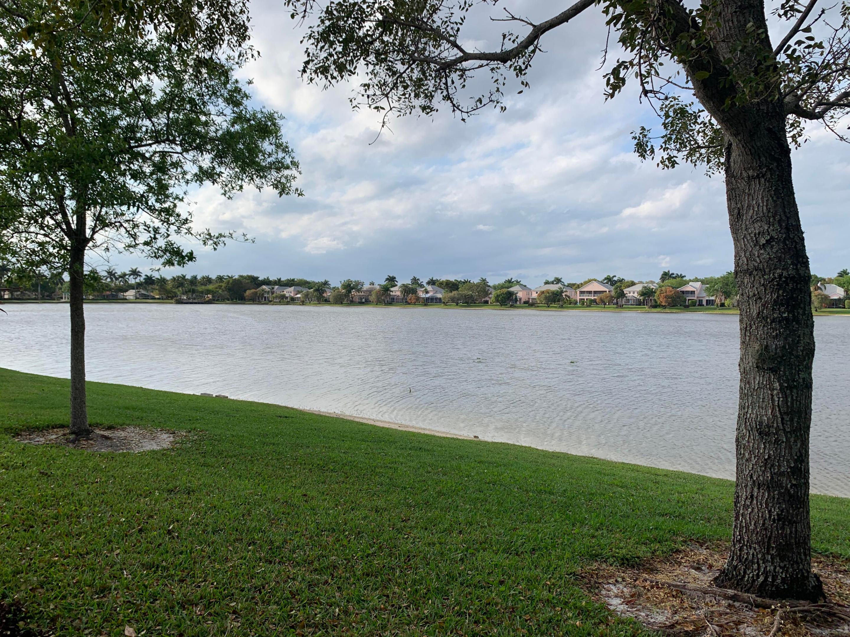 WELLINGTONS EDGE PAR 78 PH 2 - Residential Lease