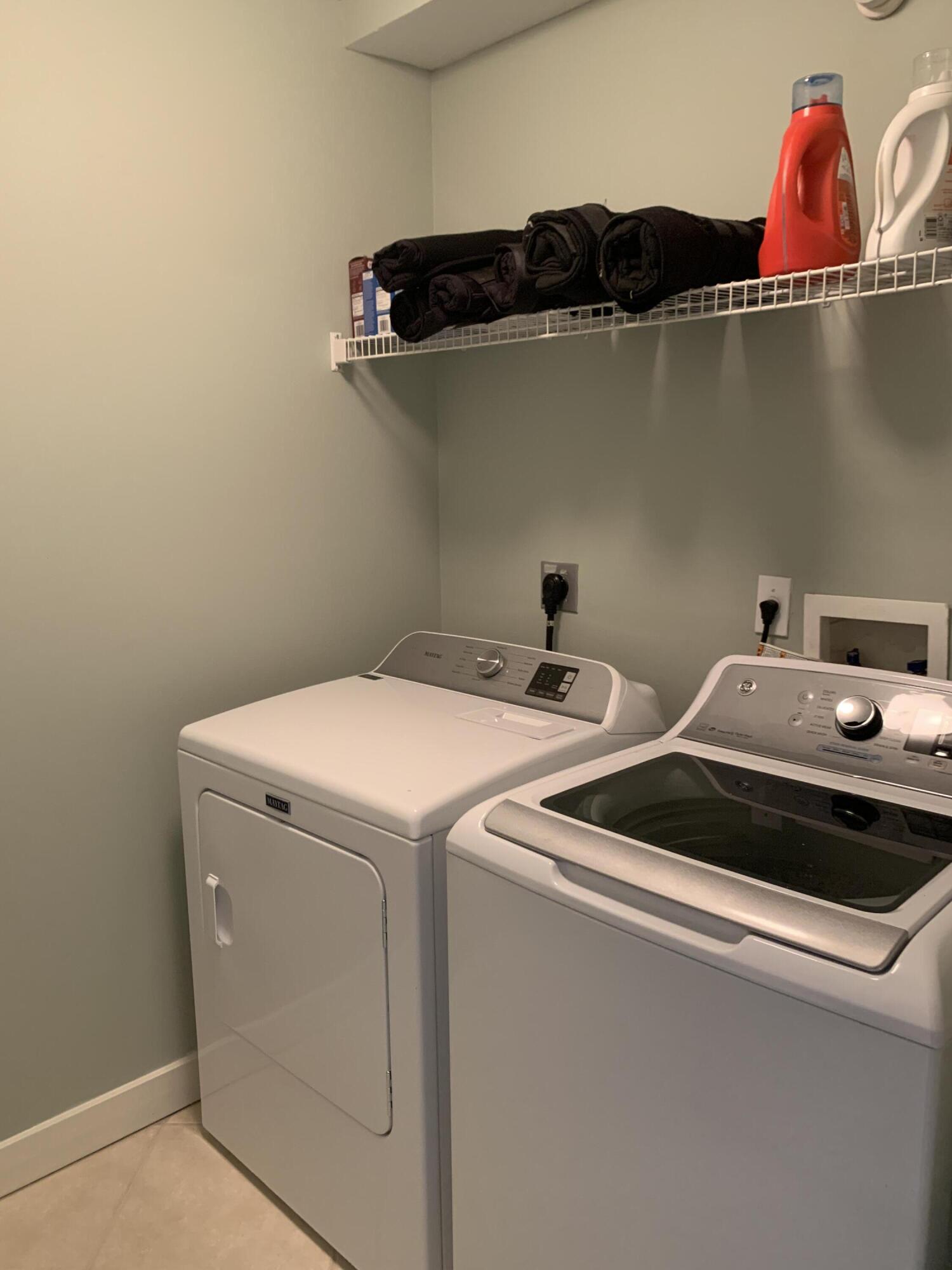 WELLINGTONS EDGE PAR 78 PH 2 - Residential Lease