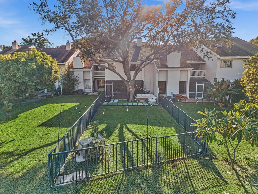 Photo of 6565 Parkview Drive #C, Boca Raton, FL 33433 (MLS # R11142734)