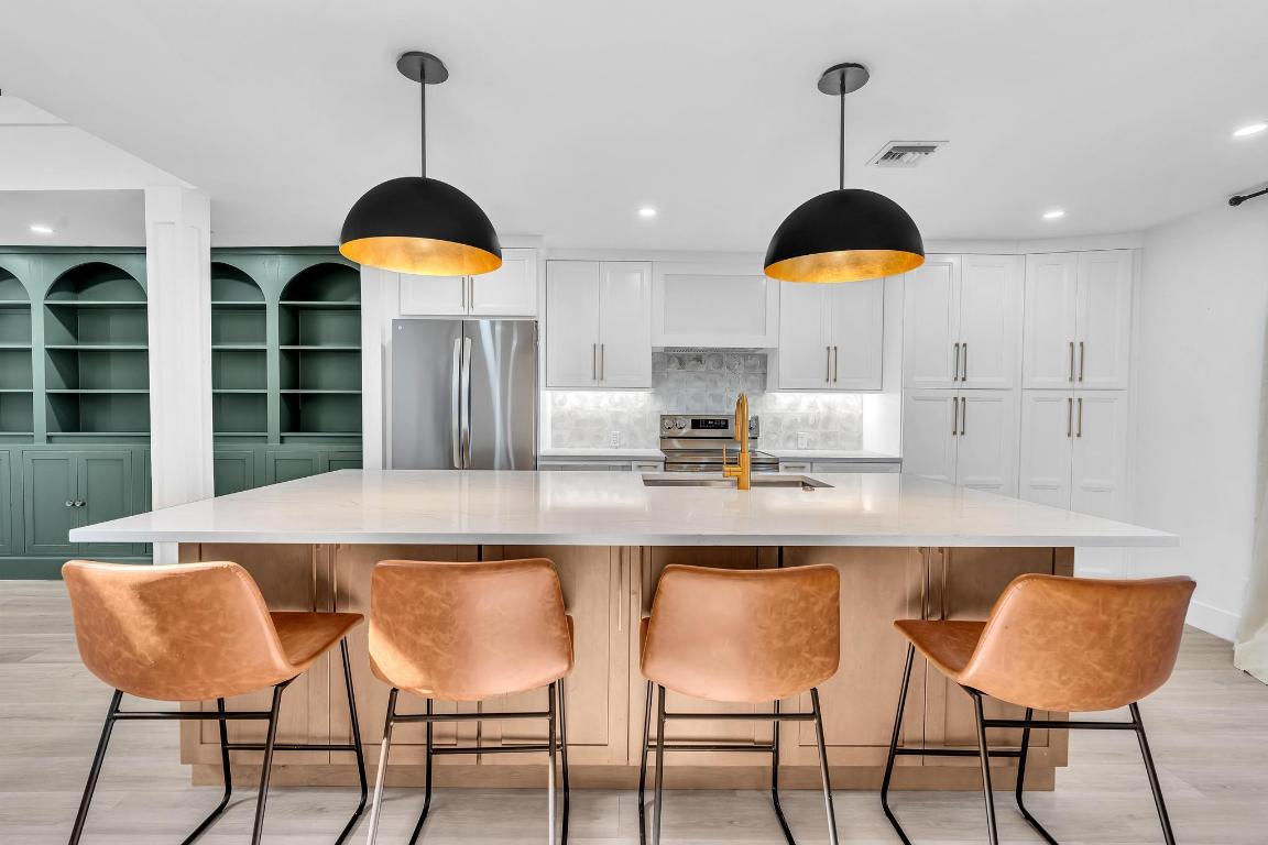 6565 Parkview Drive C