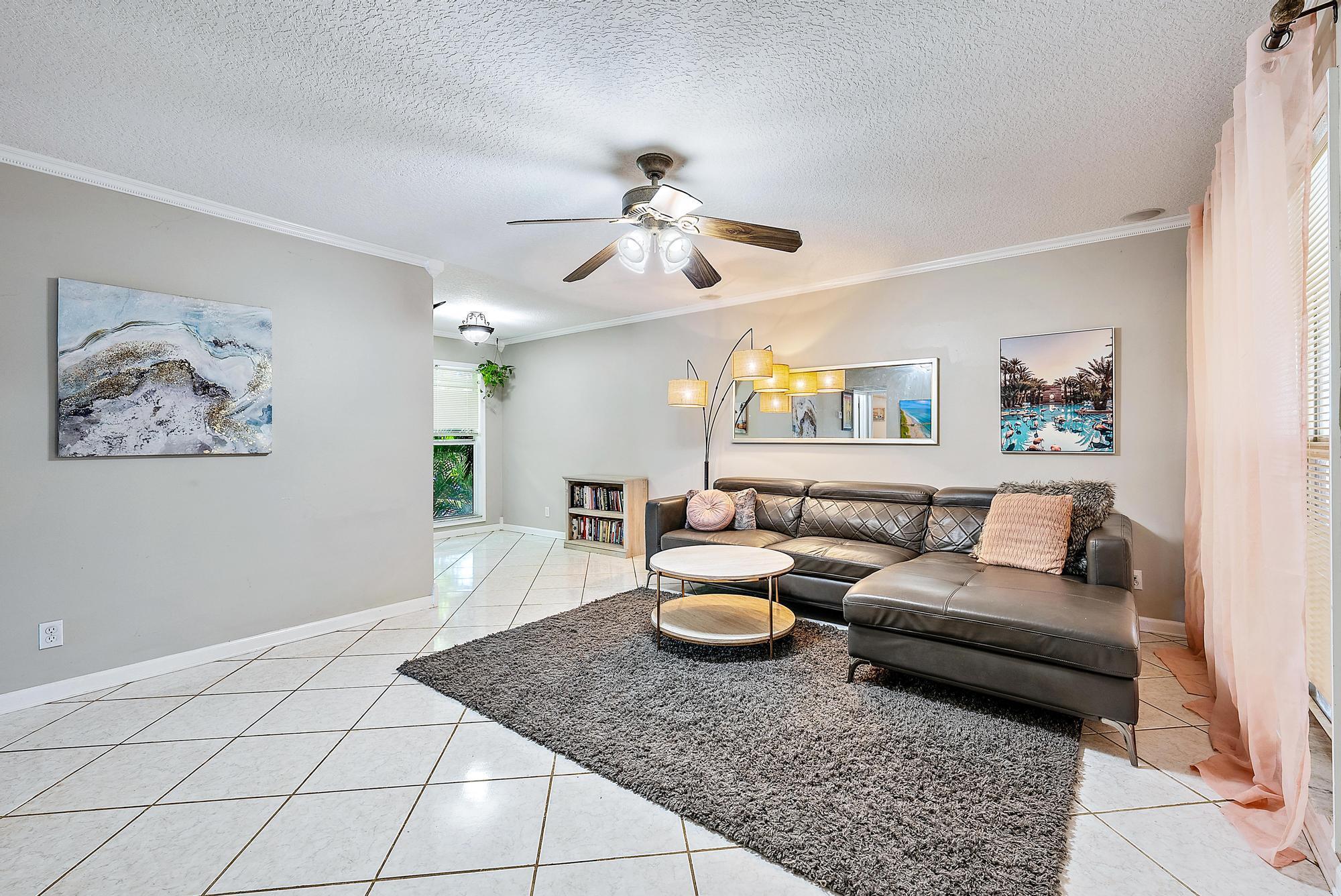 733 Hummingbird Way 10
