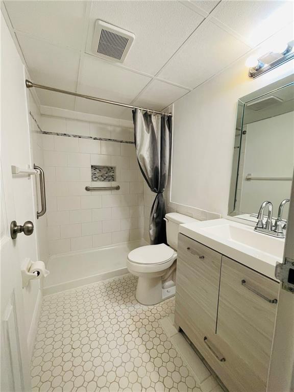 ORIOLE GOLF & TENNIIS 2 - Residential Lease