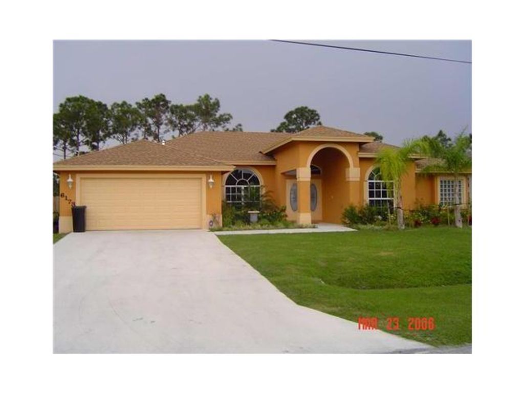 Photo of 6173 NW East Deville Circle, Port St Lucie, FL 34984 (MLS # R11072290)