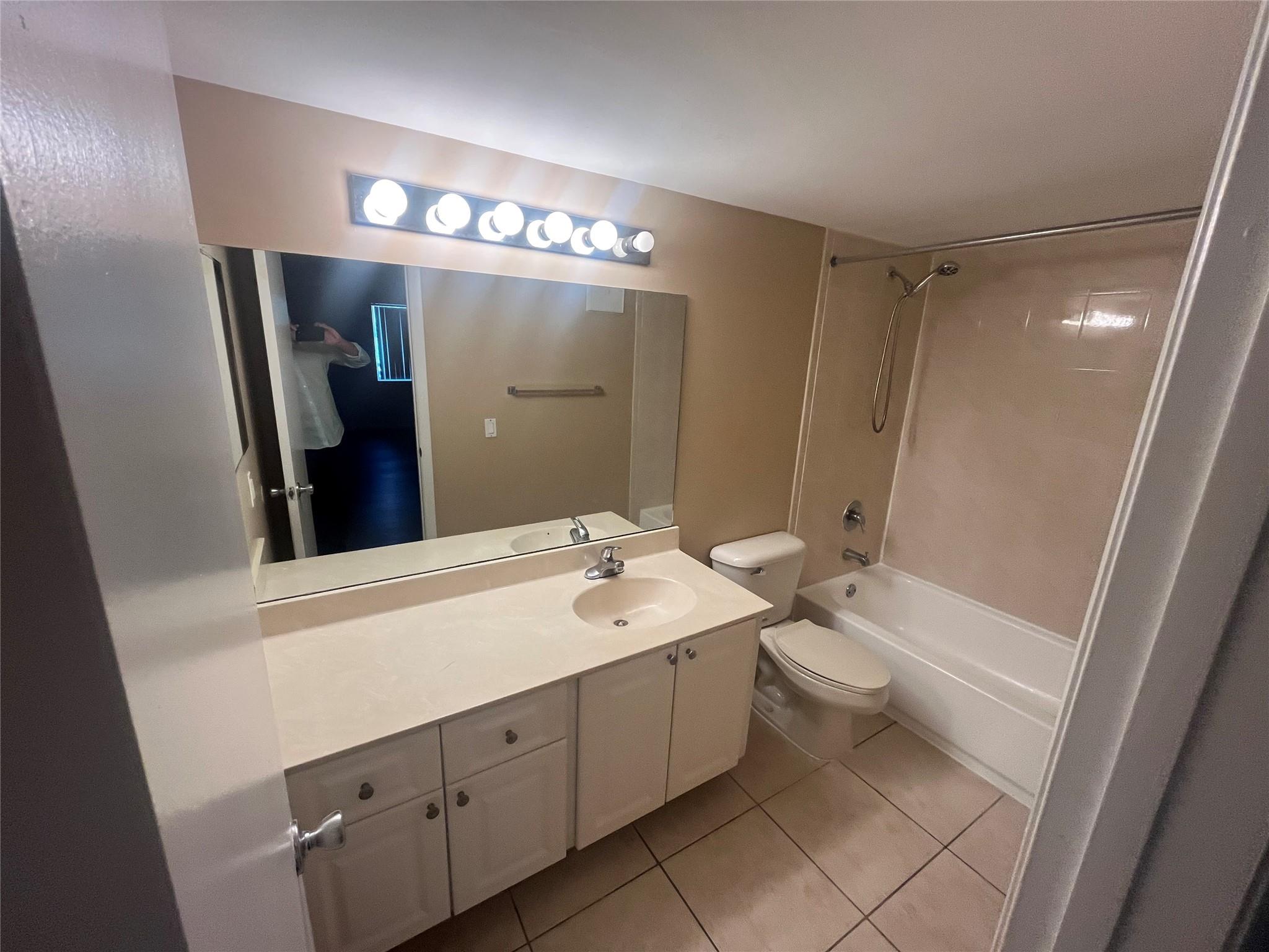 BELASERA AT PINE ISLAND C - Residential Lease
