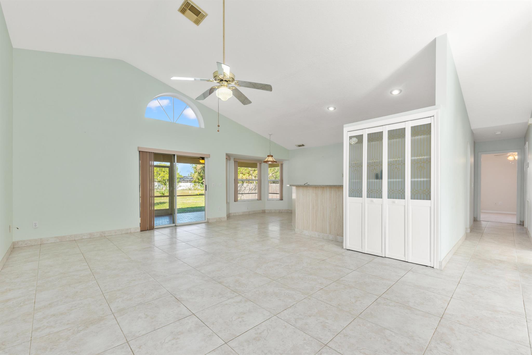 231 SE Crosspoint Drive