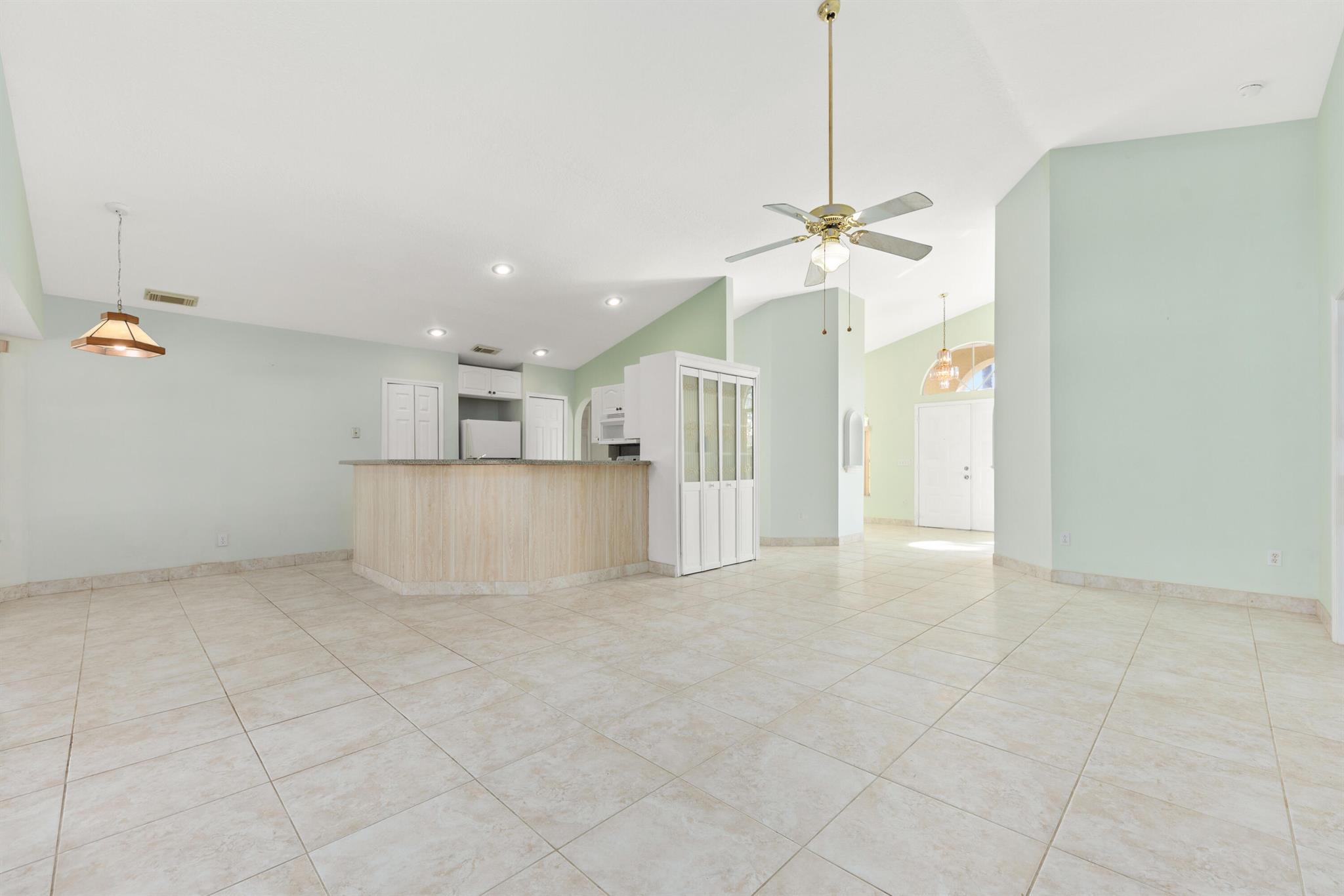 231 SE Crosspoint Drive
