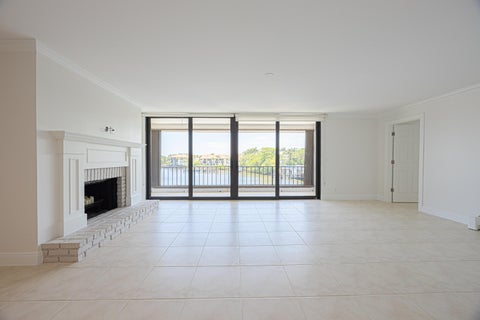Tiny photo for 801 Palm Trl #9, Delray Beach, FL 33483 (MLS # B26040998)