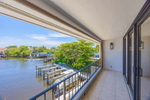 Tiny photo for 801 Palm Trl #9, Delray Beach, FL 33483 (MLS # B26040998)