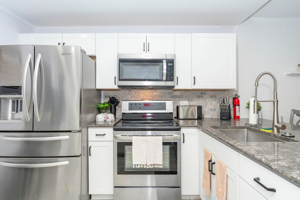 Photo of 2600 NE 1st Lane #104, Boynton Beach, FL 33435 (MLS # R11154885)