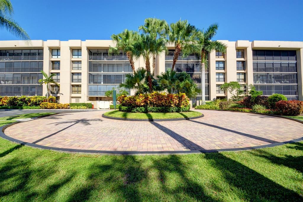 Photo of 20110 Boca West Drive #258, Boca Raton, FL 33434 (MLS # R10747043)