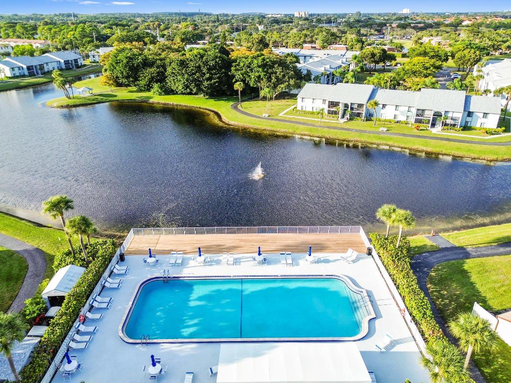 PALM CLUB VILLAGE CONDO - Residential