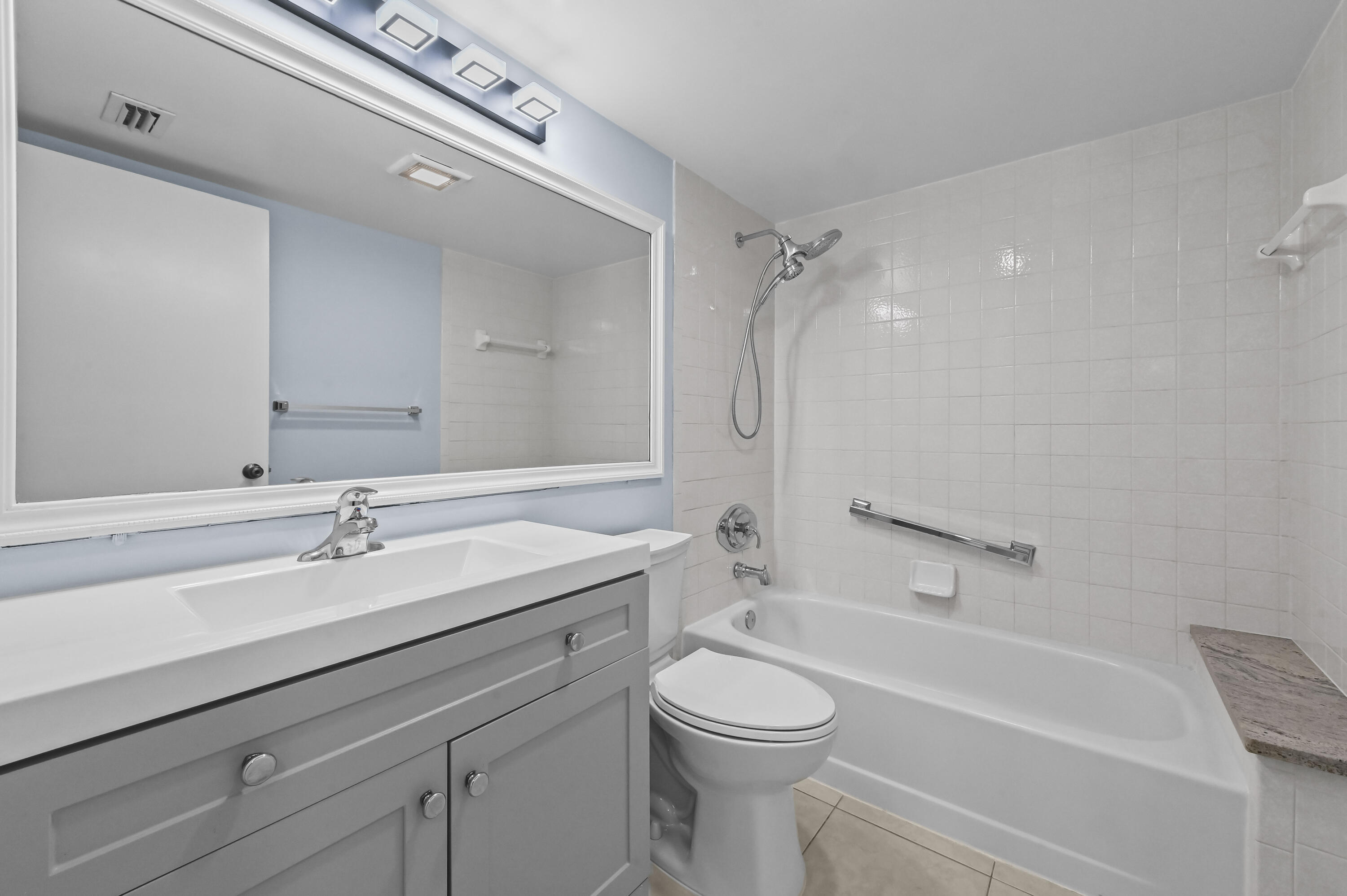 PALM CLUB VILLAGE CONDO - Residential