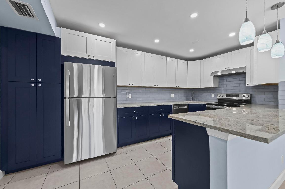 PALM CLUB VILLAGE CONDO - Residential