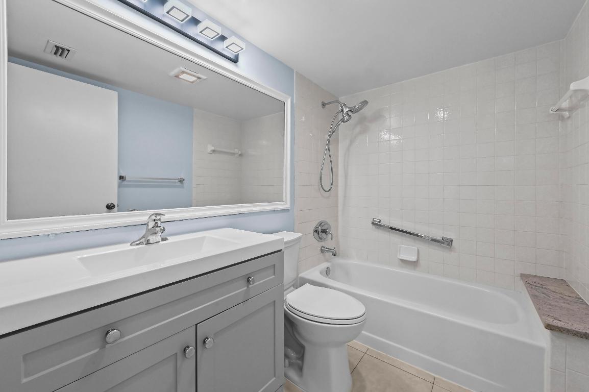 PALM CLUB VILLAGE CONDO - Residential