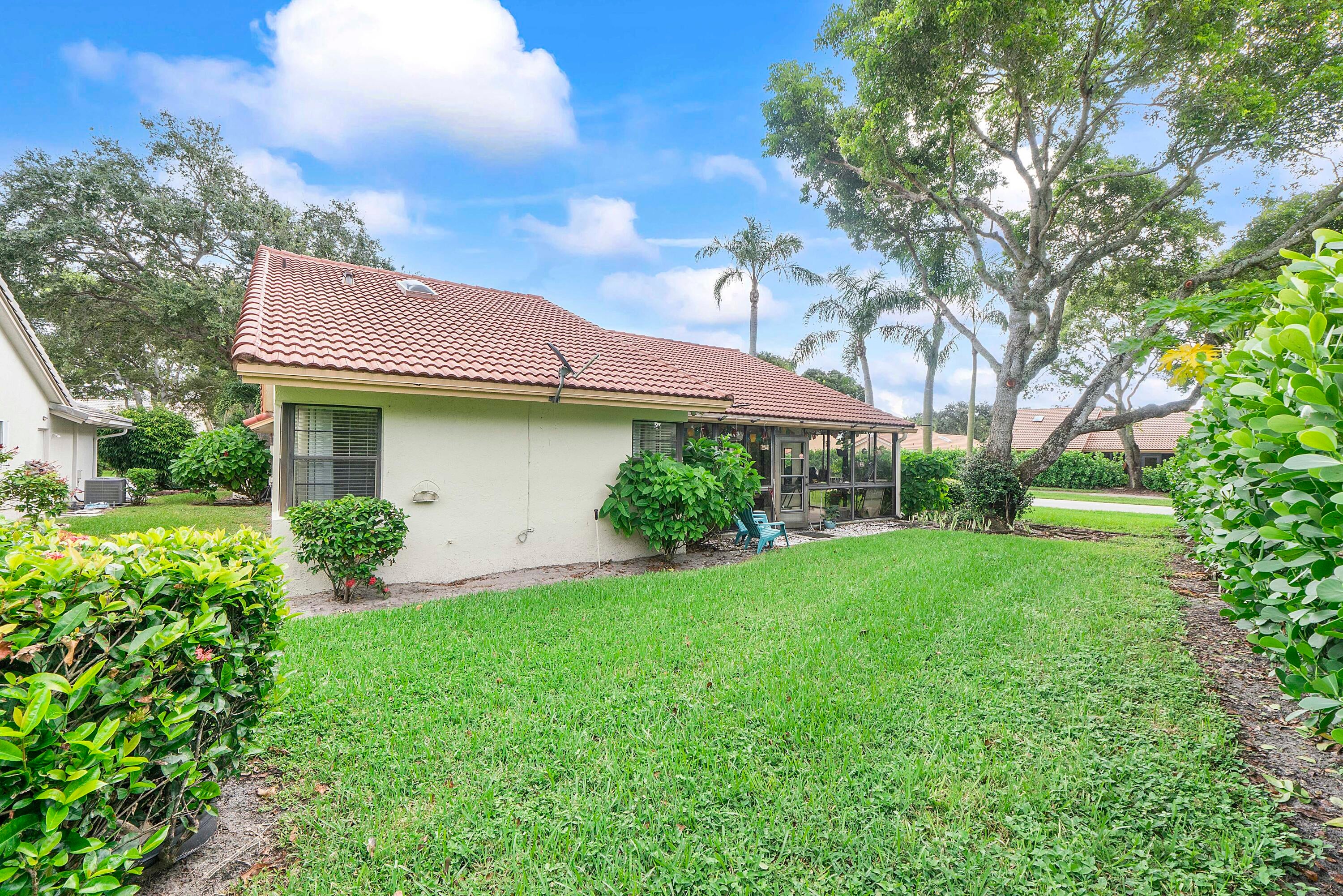8521 LEEWAY Lane