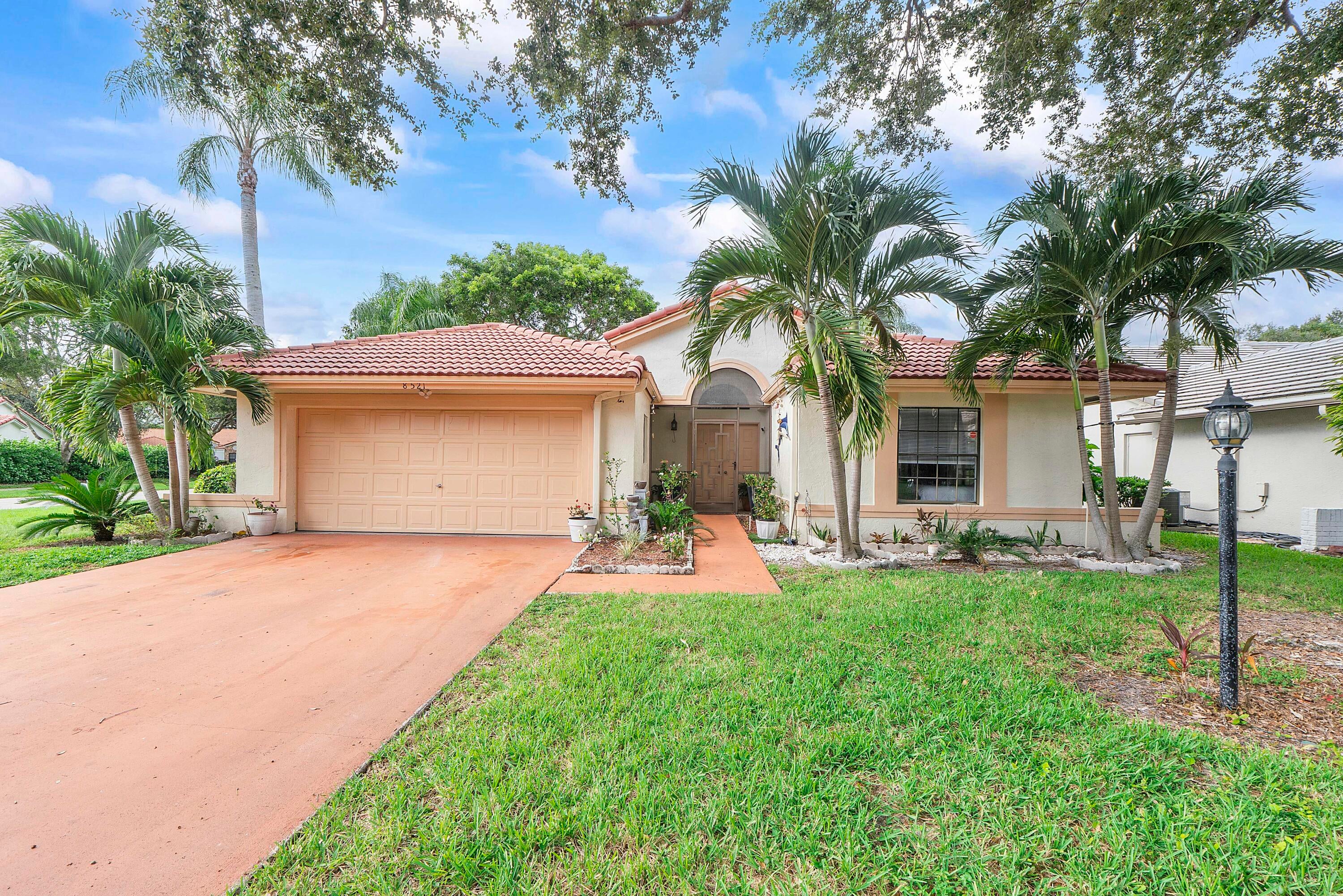 8521 LEEWAY Lane