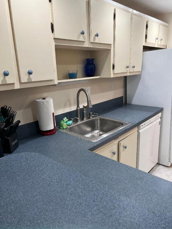 MILES GRANT CONDO - Residential