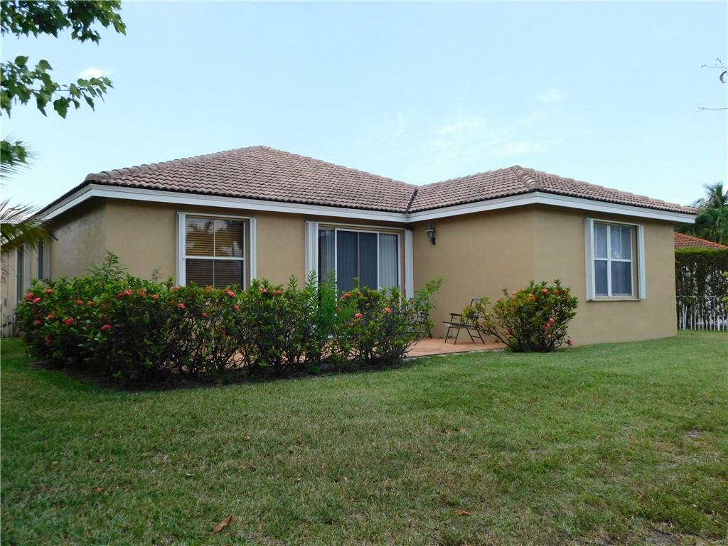 Pod 6 At Monarch Lakes 16 - Residential