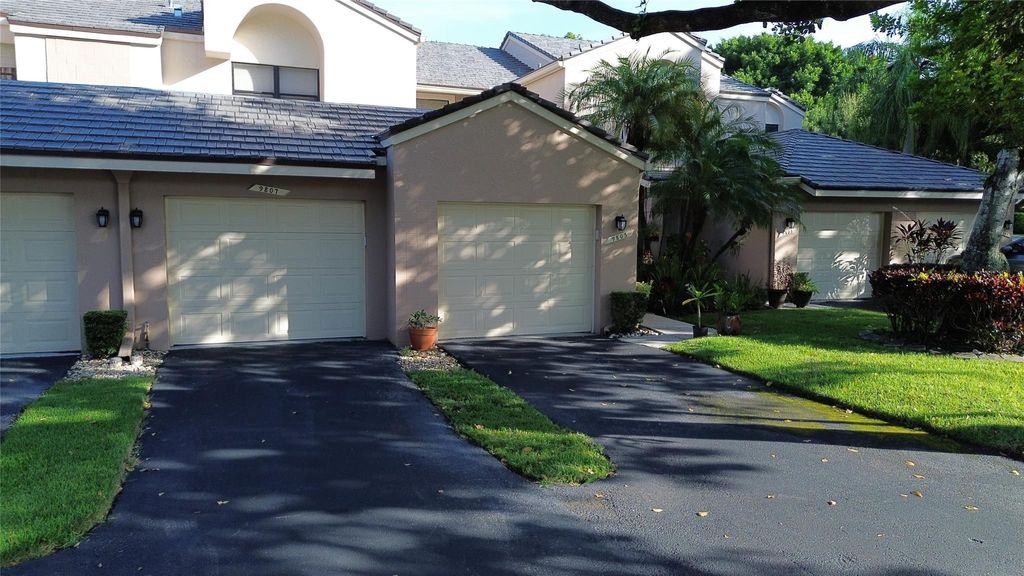 Photo of 9807 NW 1st Court #9807, Plantation, FL 33324 (MLS # F10519398)