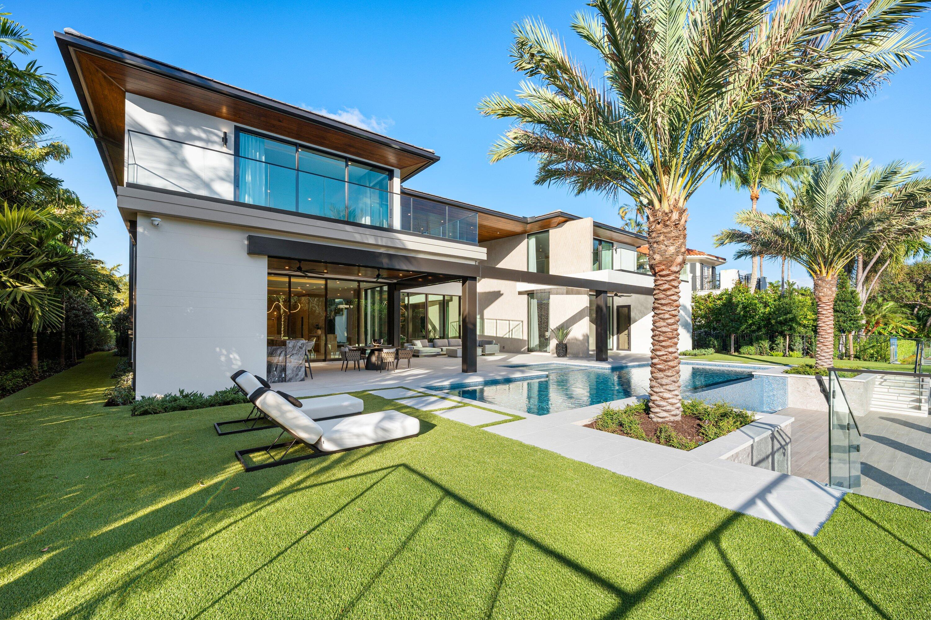 ROYAL PALM YACHT & COUNTRY CLUB - Residential