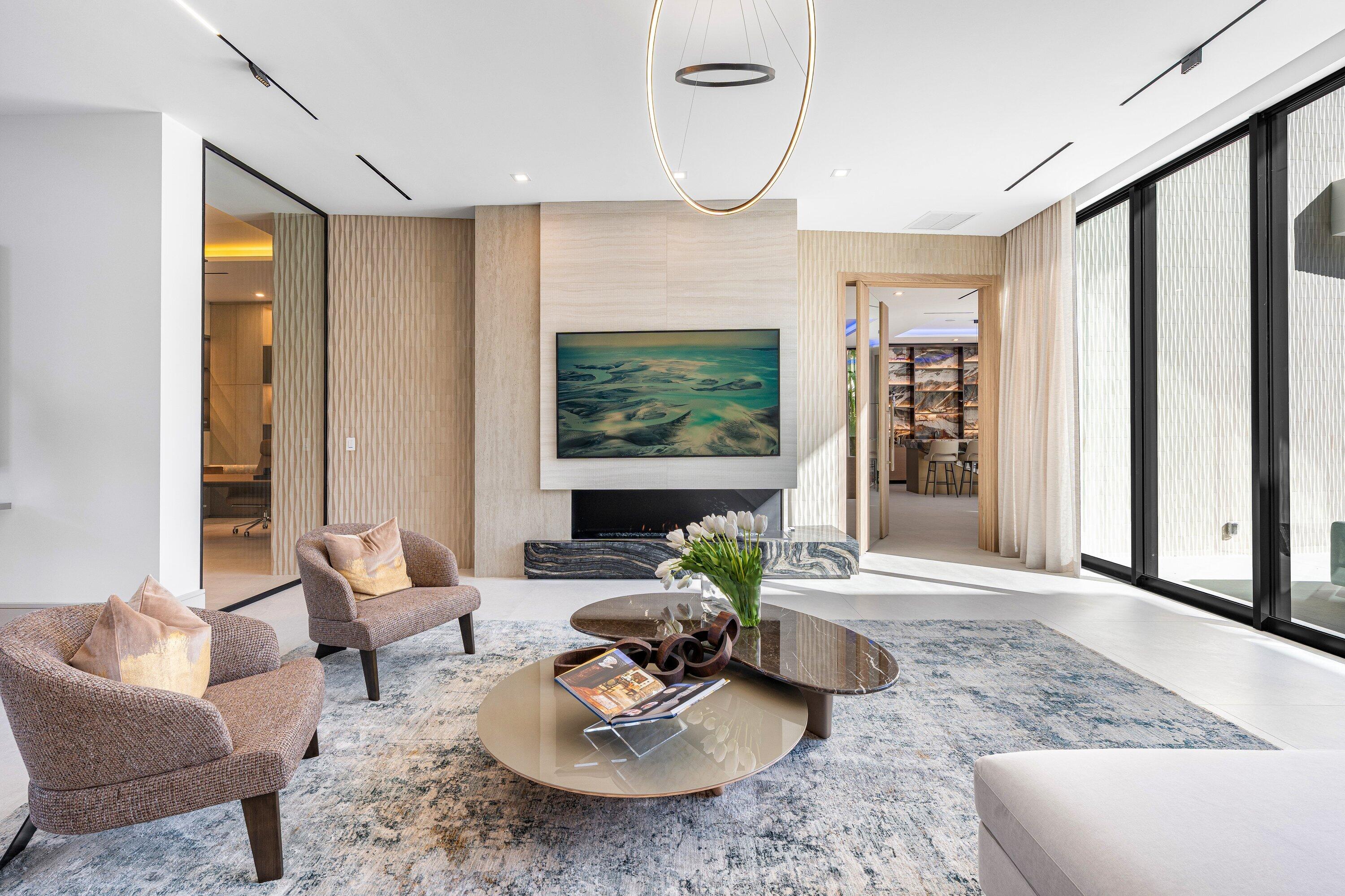 ROYAL PALM YACHT & COUNTRY CLUB - Residential