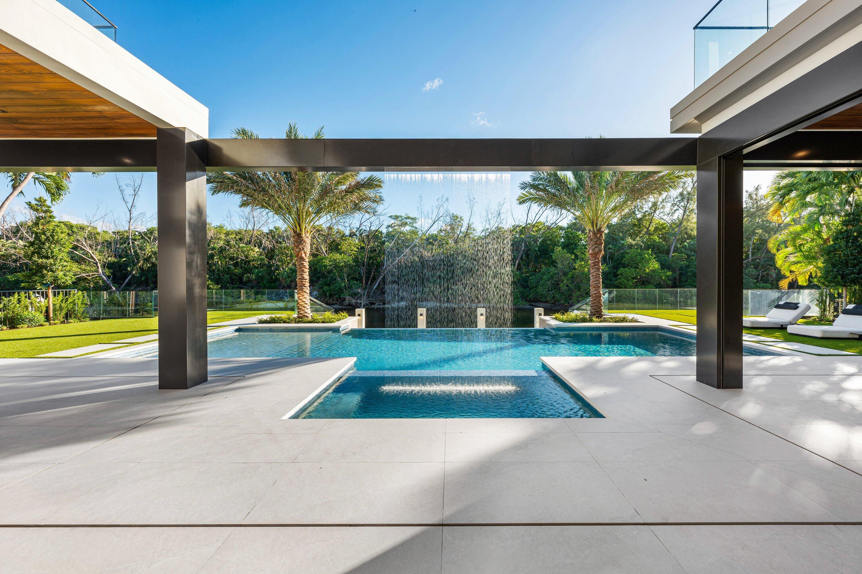 ROYAL PALM YACHT & COUNTRY CLUB - Residential