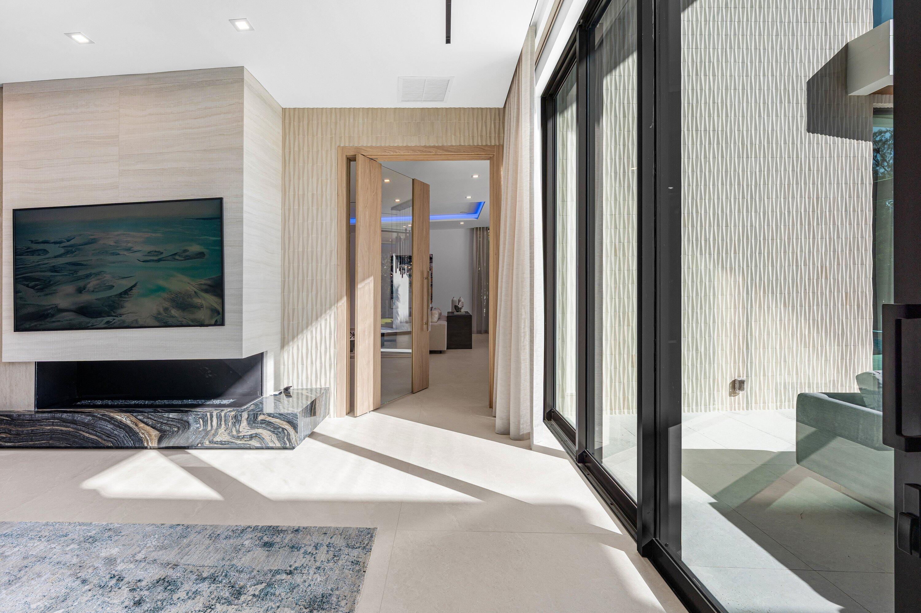 ROYAL PALM YACHT & COUNTRY CLUB - Residential