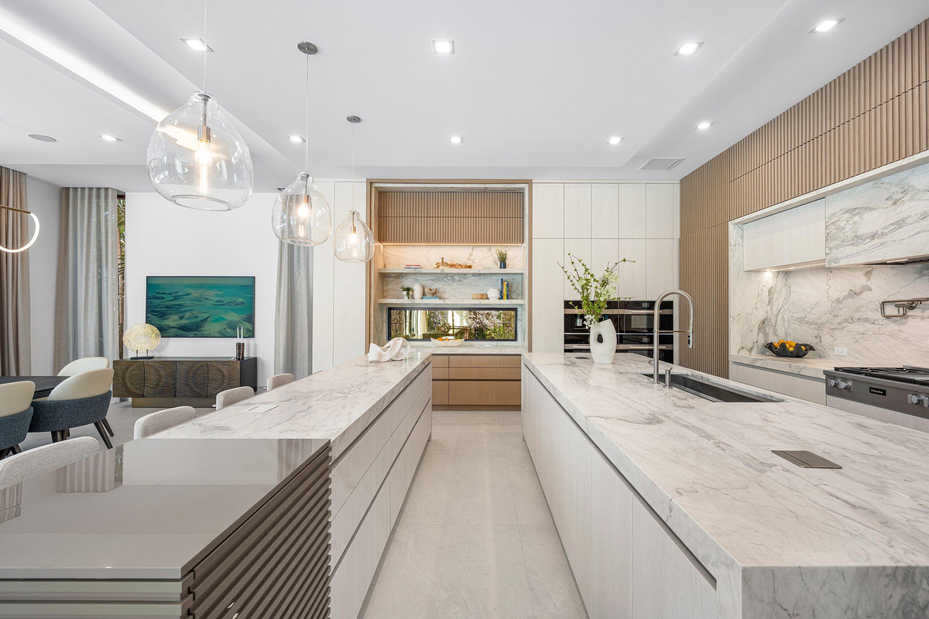 ROYAL PALM YACHT & COUNTRY CLUB - Residential