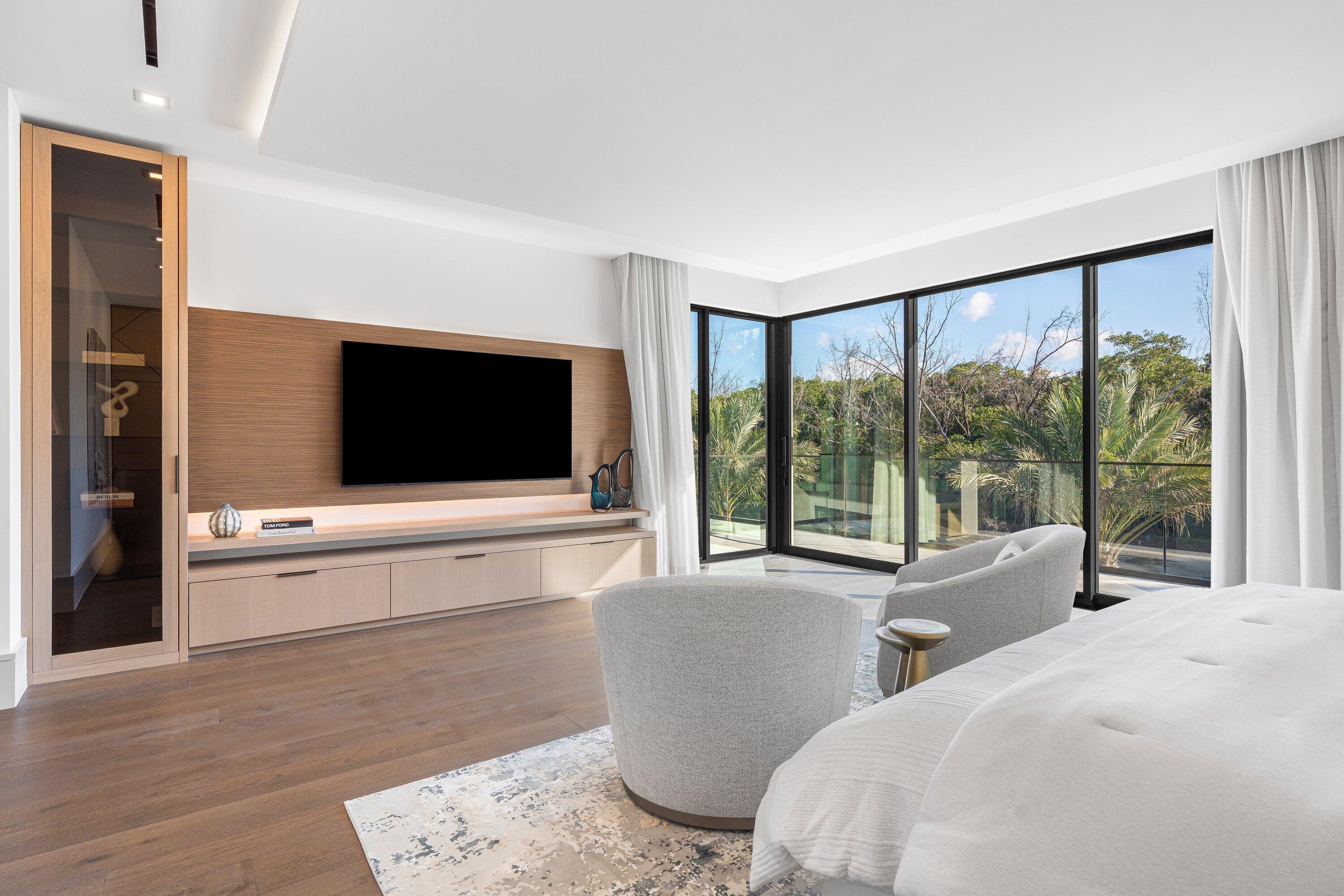 ROYAL PALM YACHT & COUNTRY CLUB - Residential