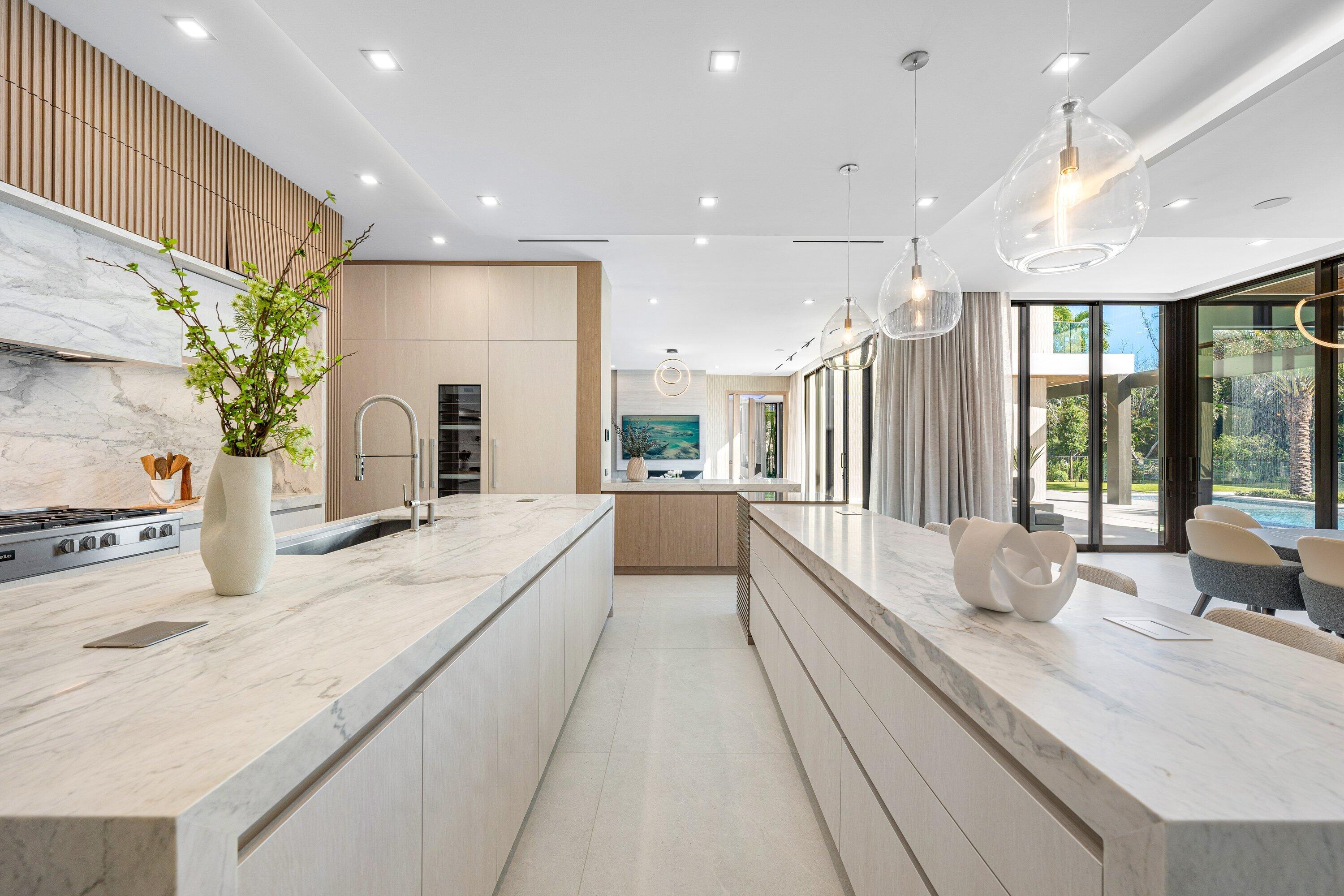 ROYAL PALM YACHT & COUNTRY CLUB - Residential