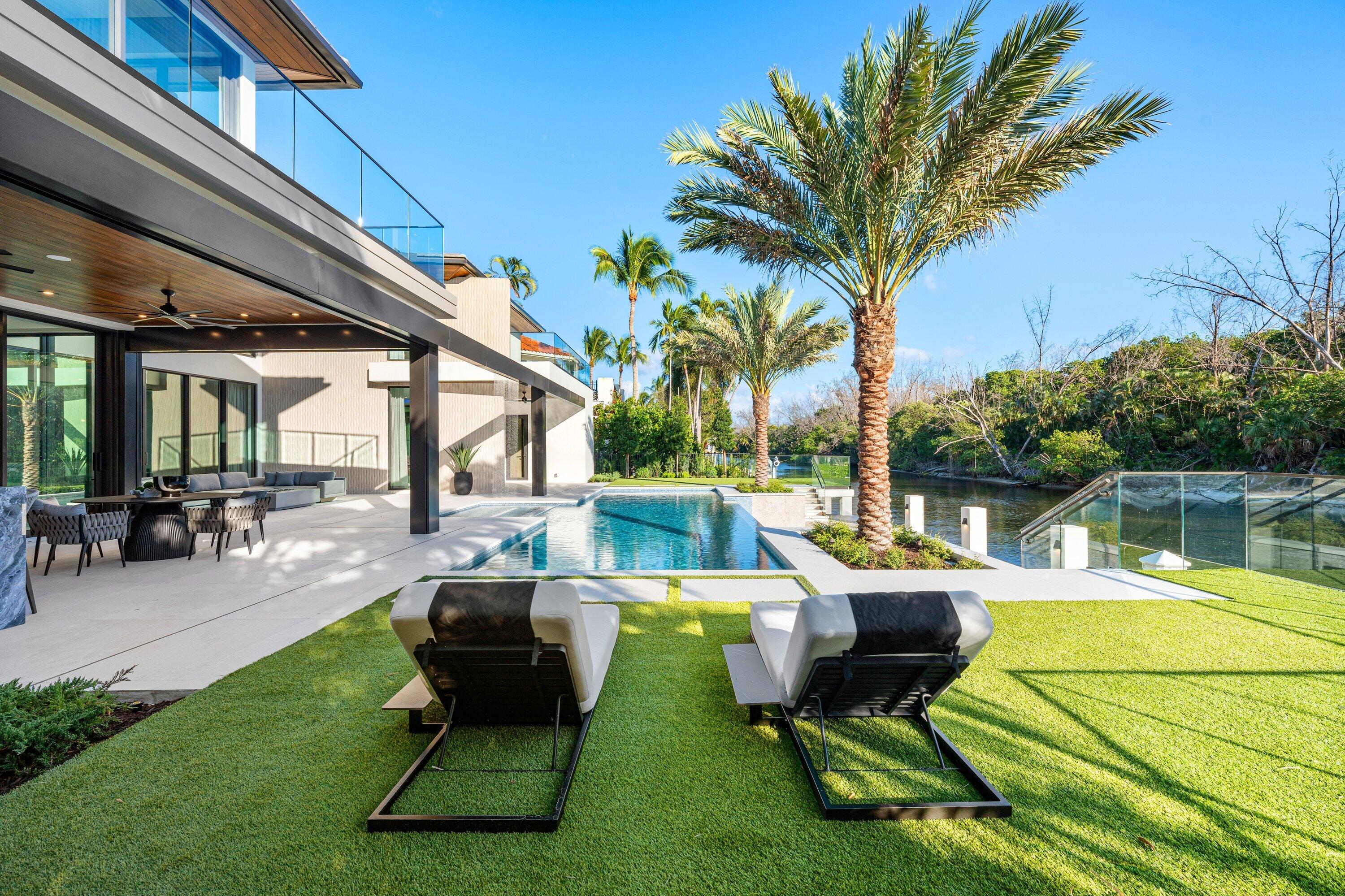 ROYAL PALM YACHT & COUNTRY CLUB - Residential