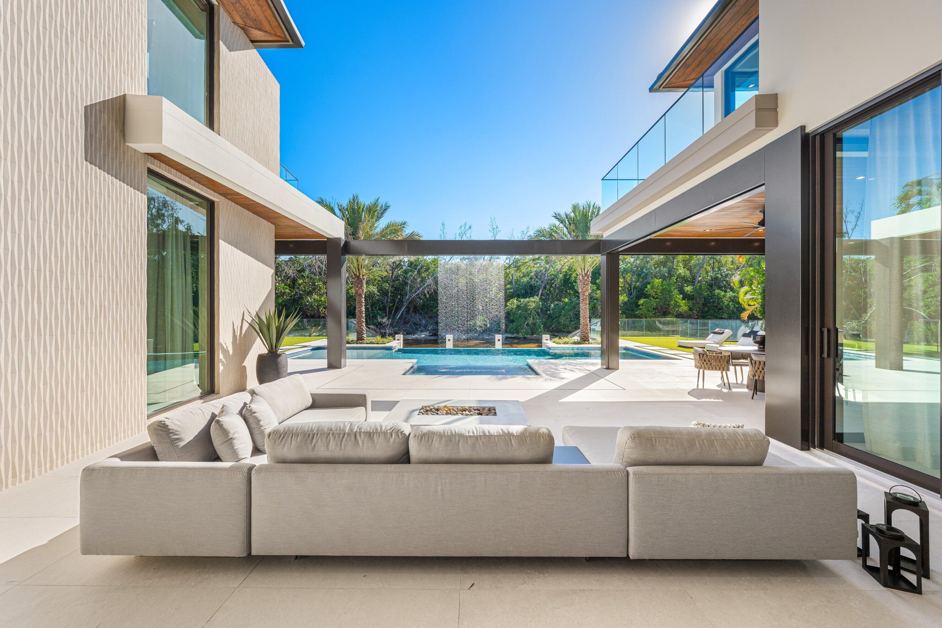 ROYAL PALM YACHT & COUNTRY CLUB - Residential