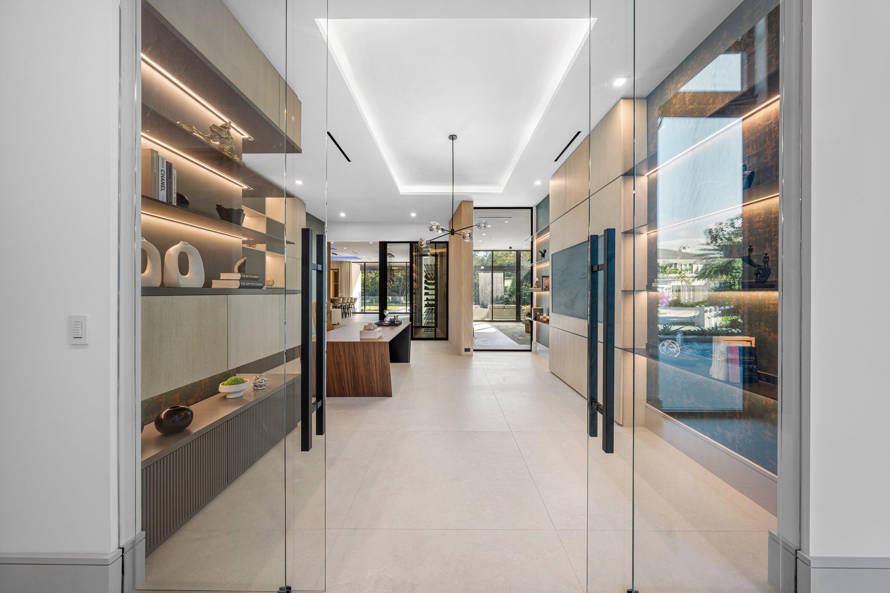 ROYAL PALM YACHT & COUNTRY CLUB - Residential