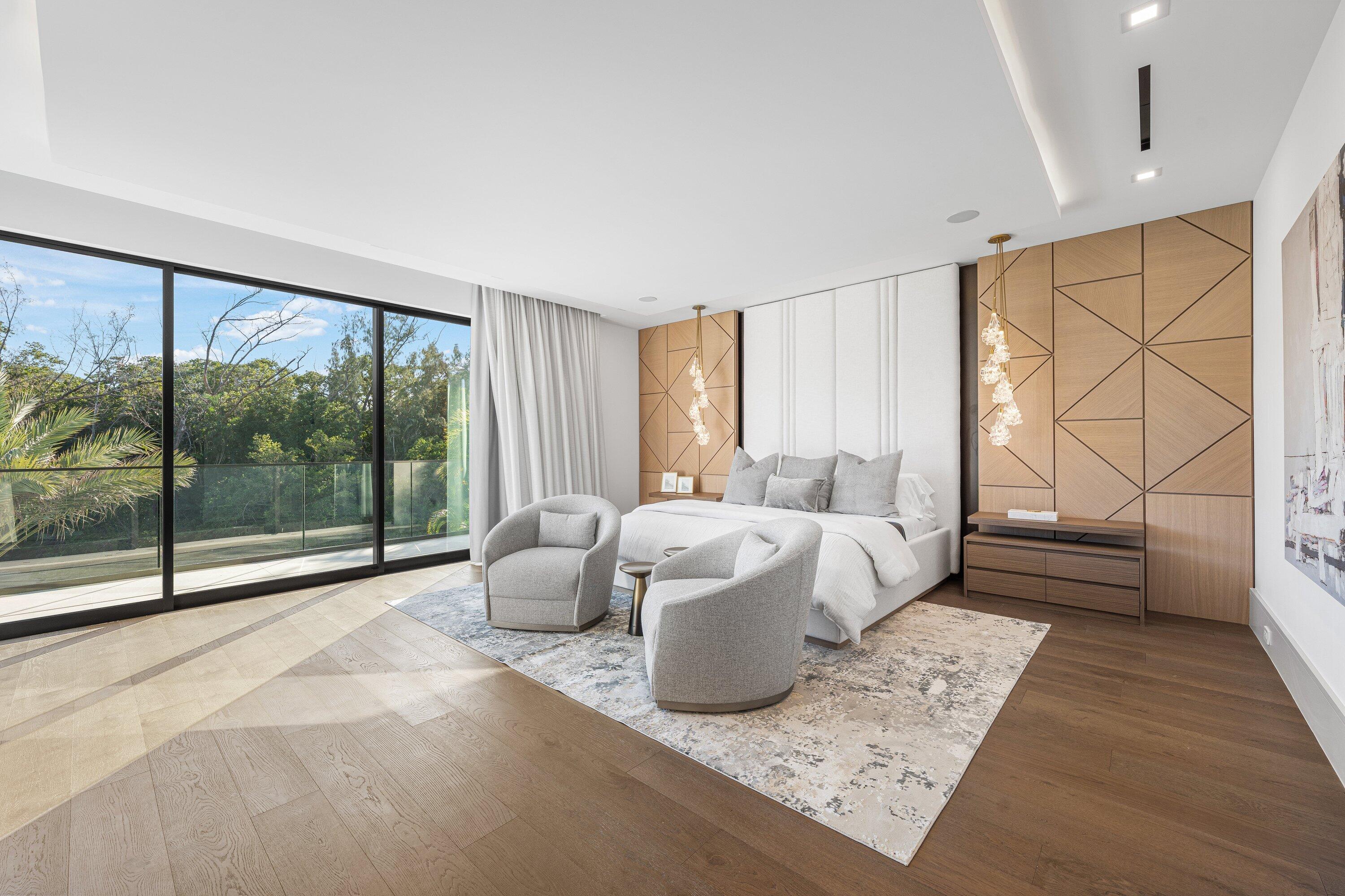 ROYAL PALM YACHT & COUNTRY CLUB - Residential