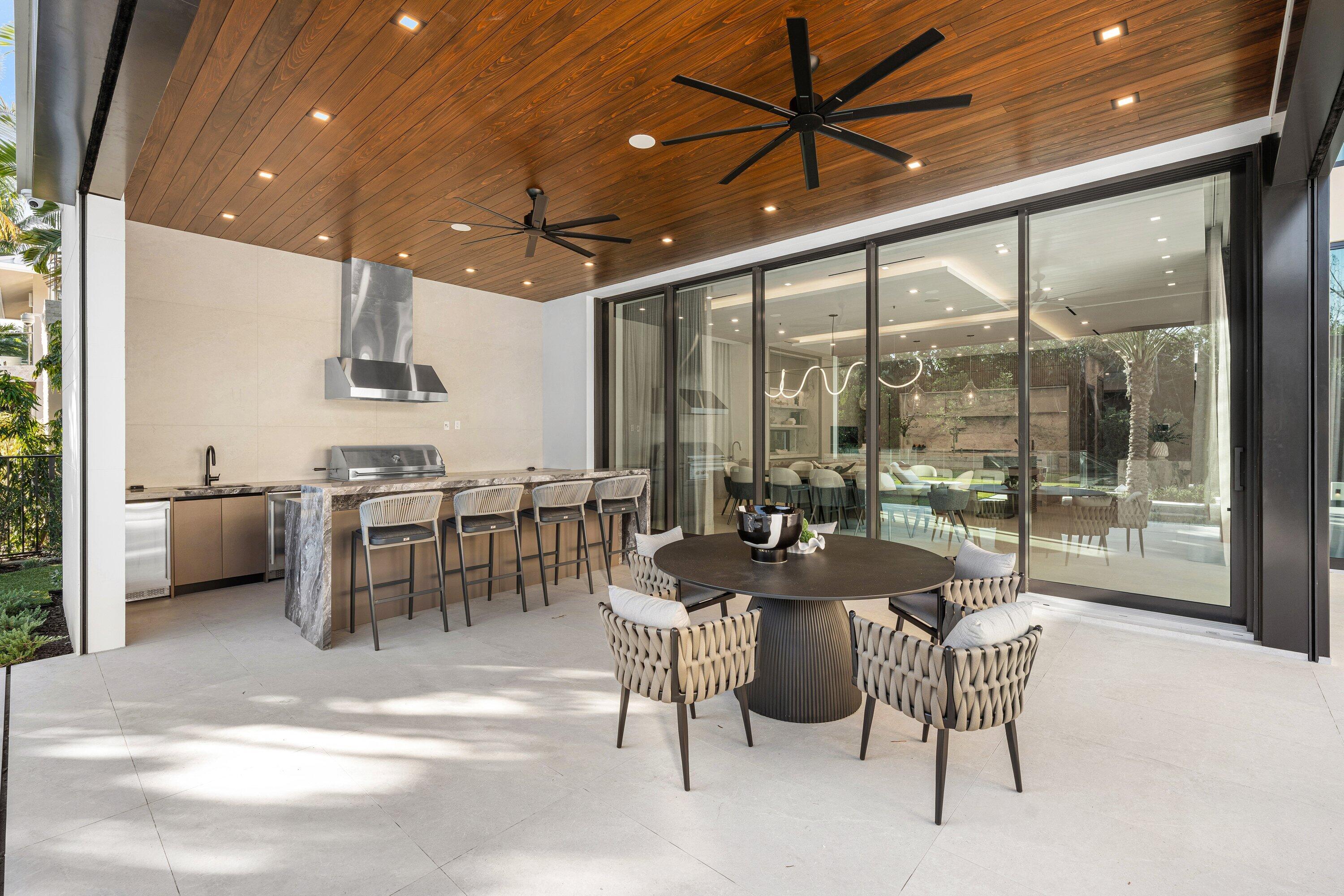 ROYAL PALM YACHT & COUNTRY CLUB - Residential