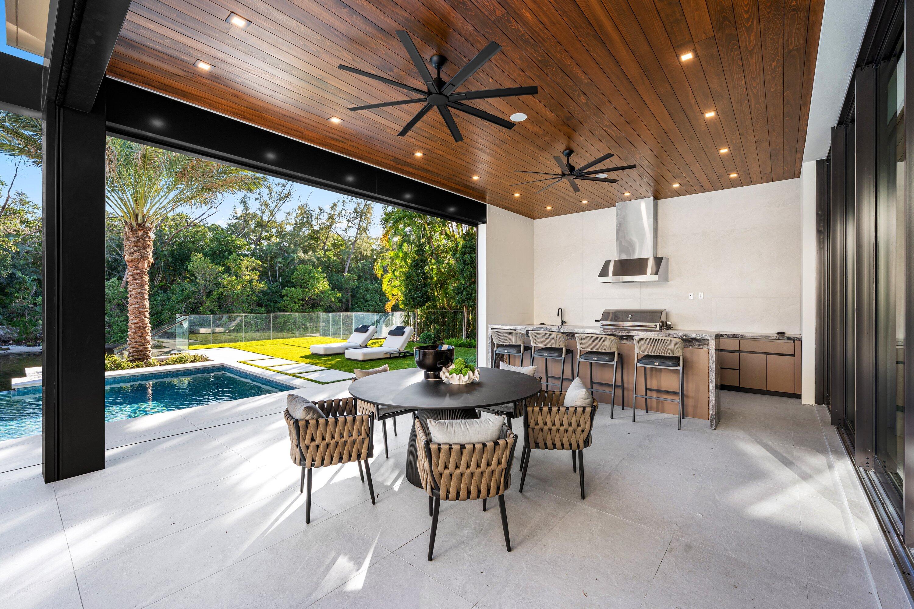 ROYAL PALM YACHT & COUNTRY CLUB - Residential