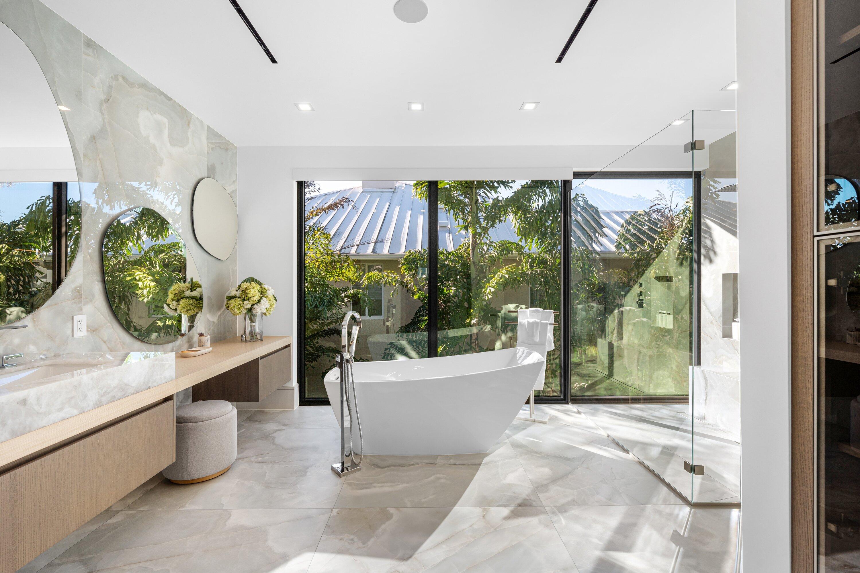 ROYAL PALM YACHT & COUNTRY CLUB - Residential