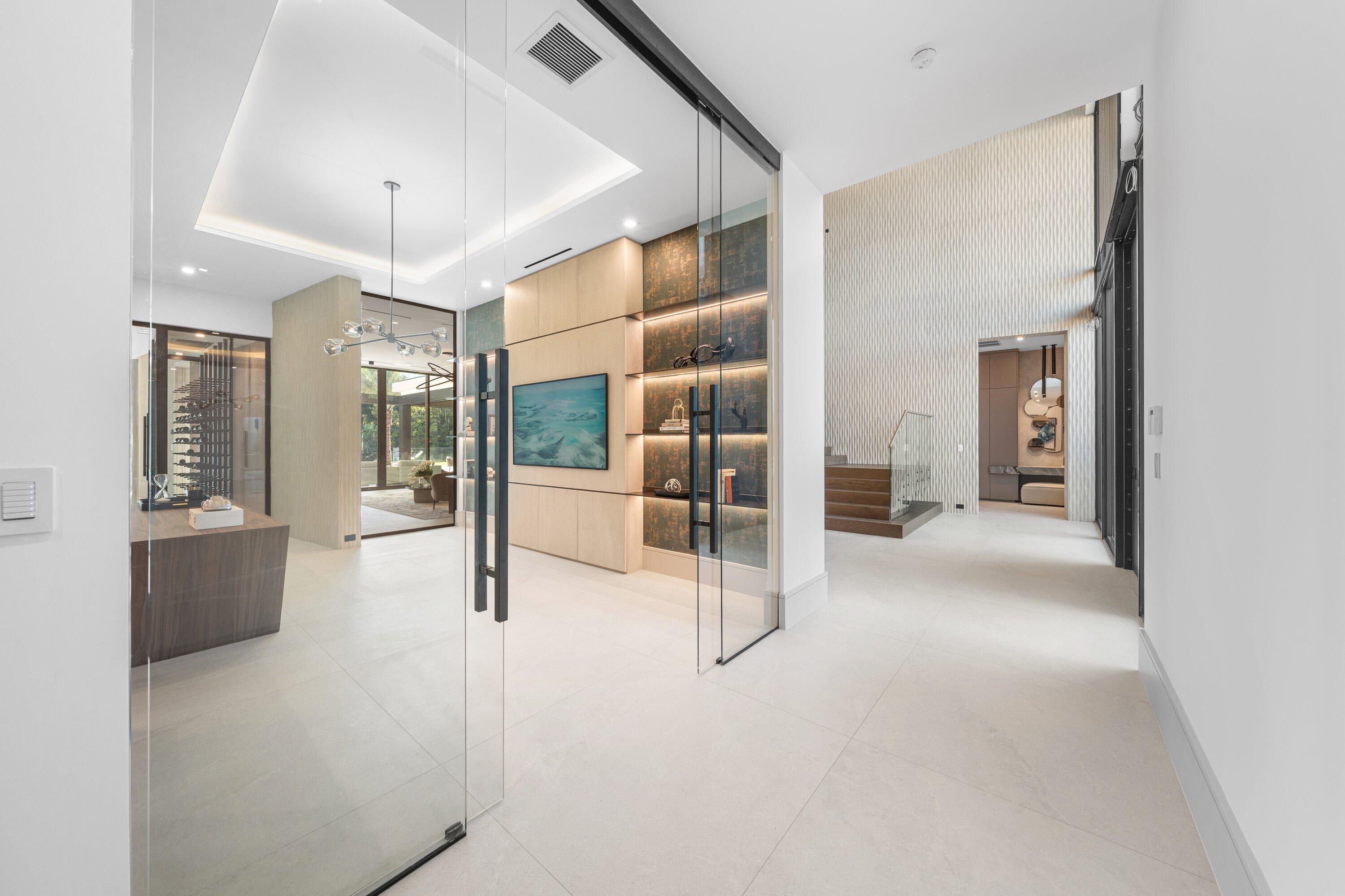 ROYAL PALM YACHT & COUNTRY CLUB - Residential