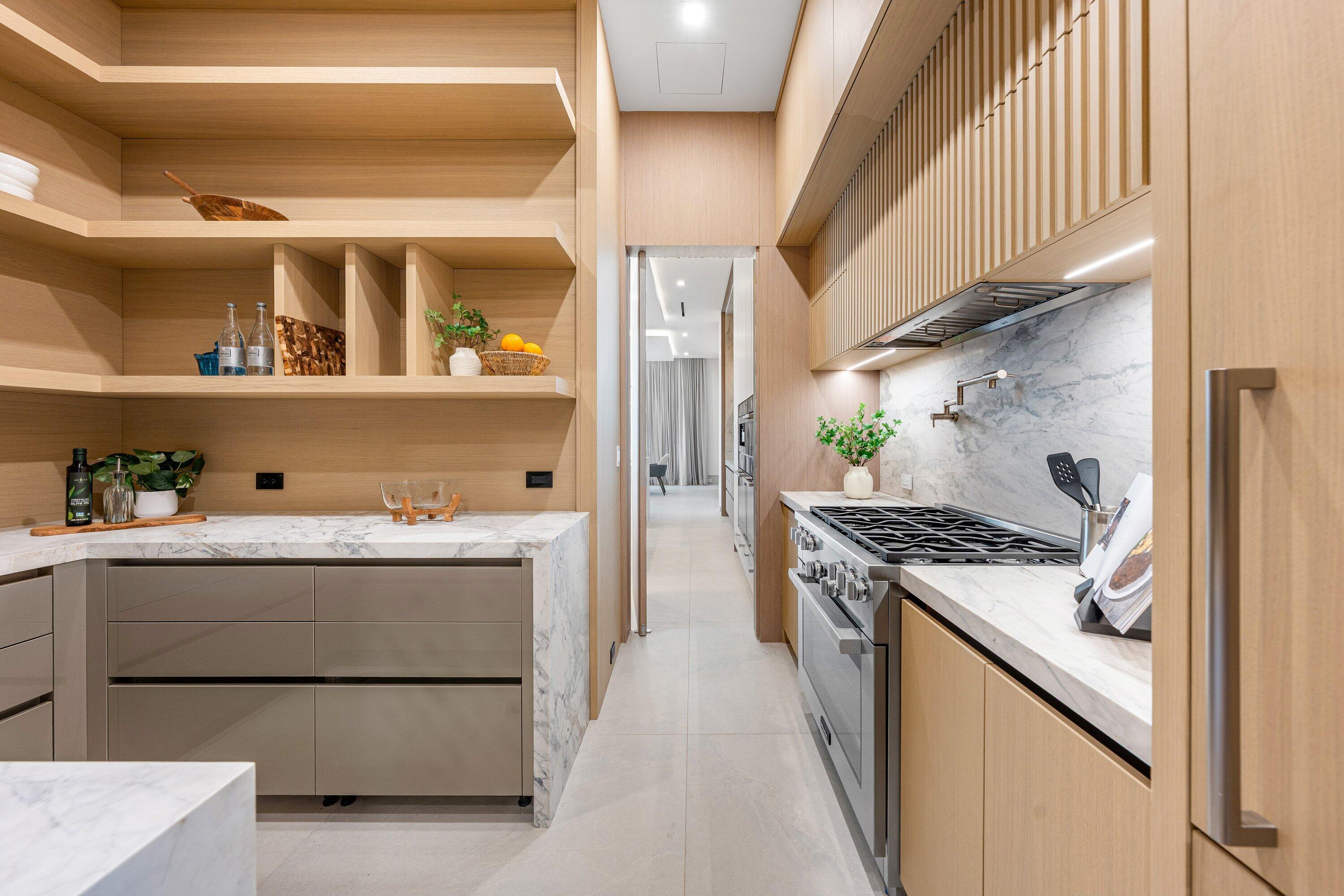 ROYAL PALM YACHT & COUNTRY CLUB - Residential