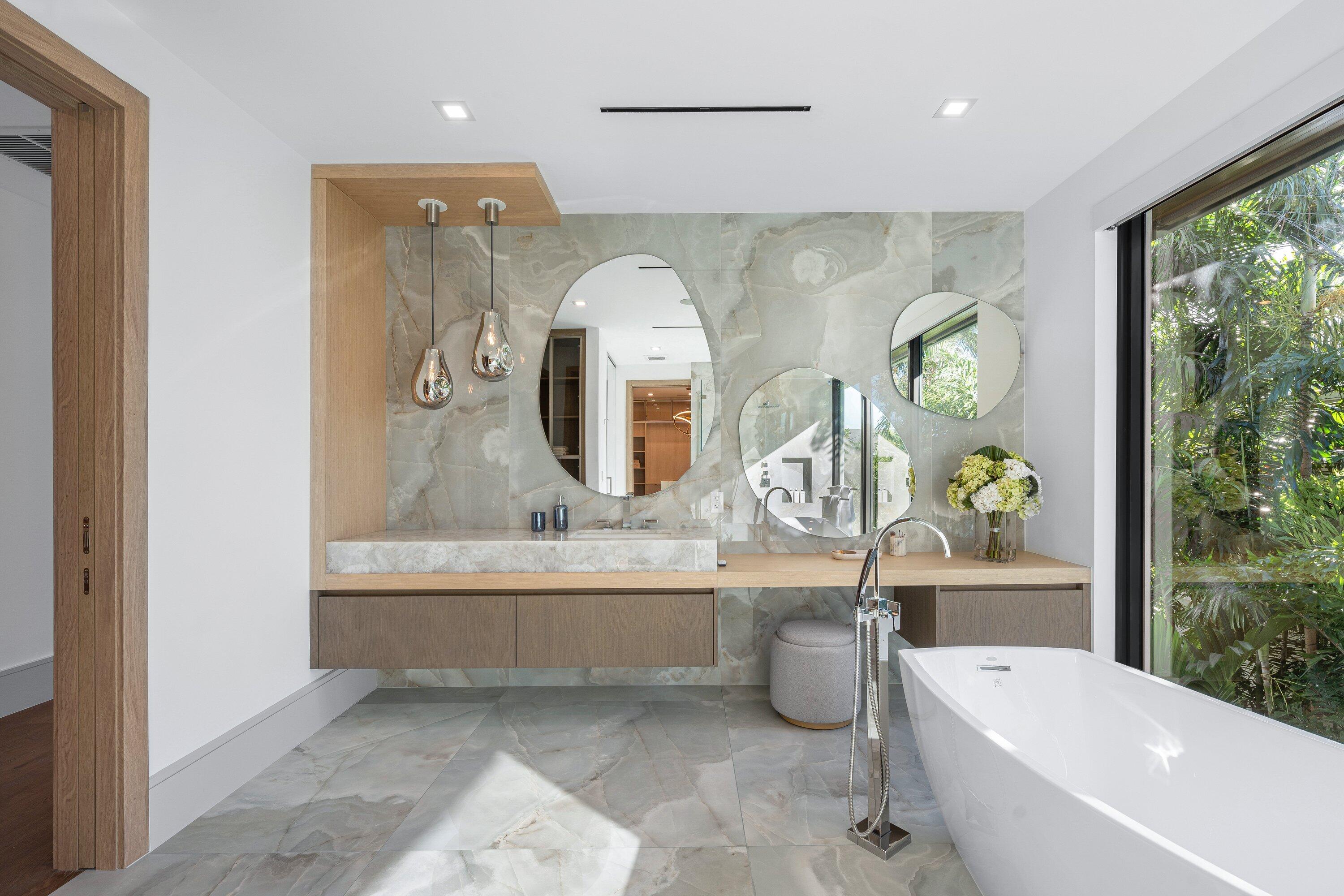 ROYAL PALM YACHT & COUNTRY CLUB - Residential