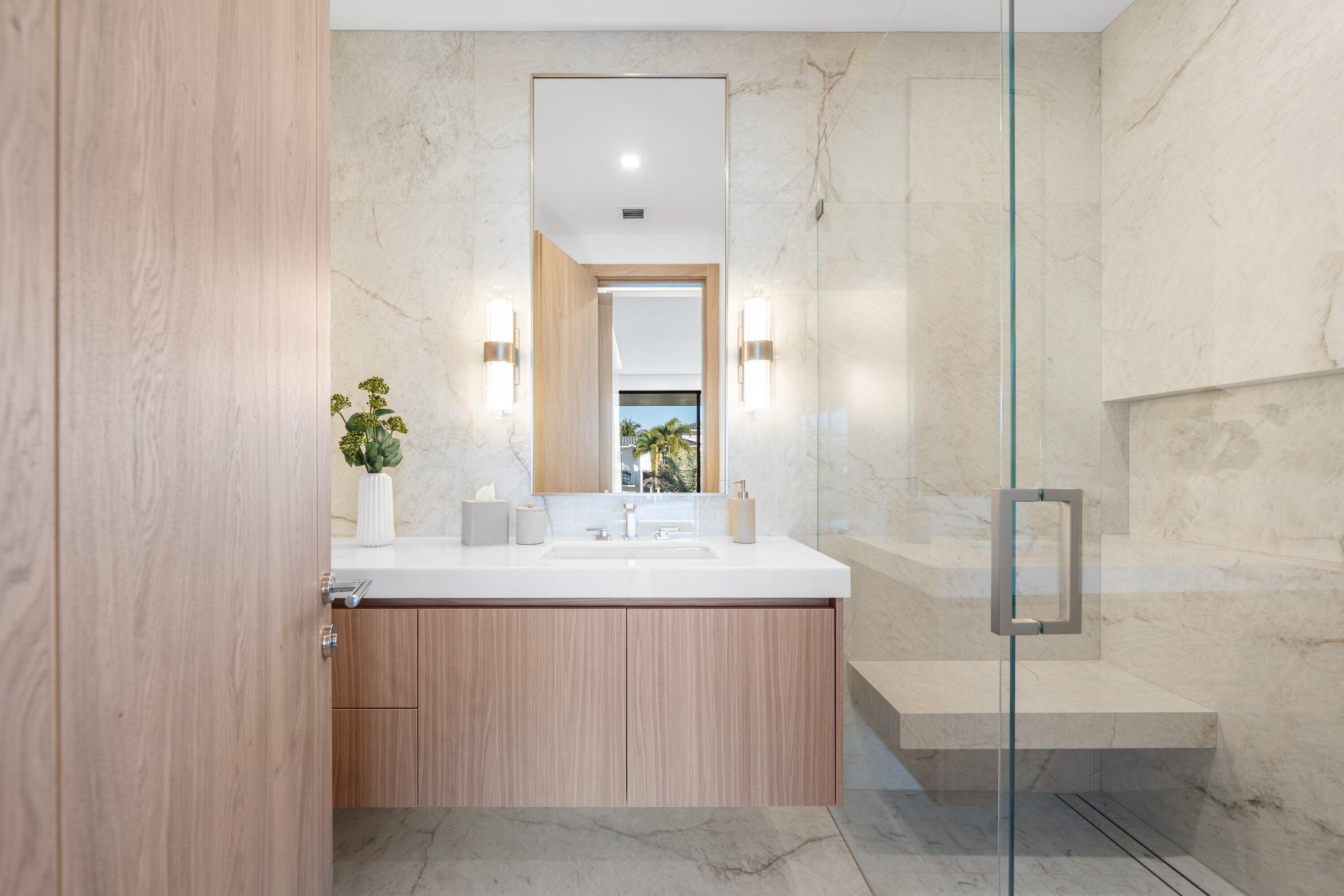 ROYAL PALM YACHT & COUNTRY CLUB - Residential