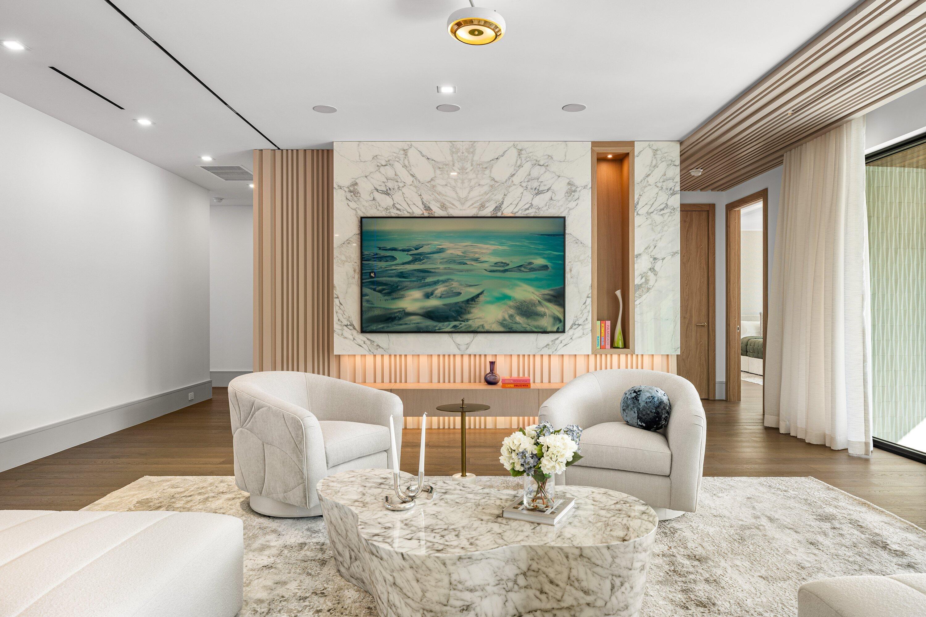 ROYAL PALM YACHT & COUNTRY CLUB - Residential