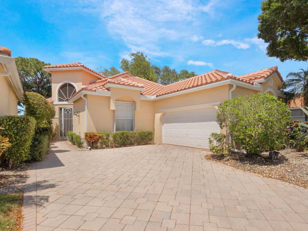 Photo of 5279 Brookview Drive, Boynton Beach, FL 33437 (MLS # B26049876)