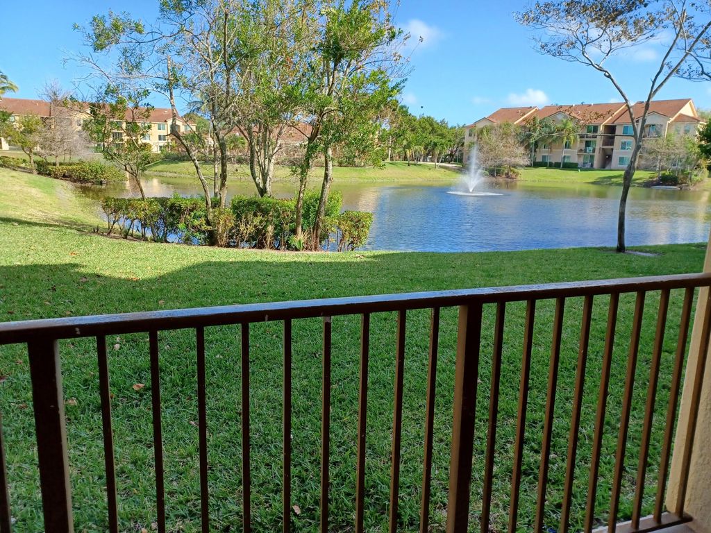 Photo of 702 Villa Circle, Boynton Beach, FL 33435 (MLS # R11055486)